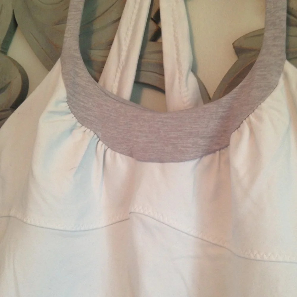 Lululemon scoop me up tank- size 8